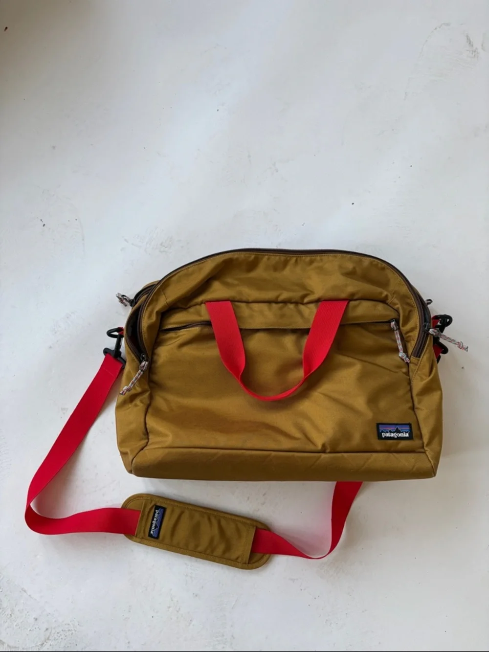 Patagonia laptop Bag in Mustard with Red Straps - Picture 1 of 12